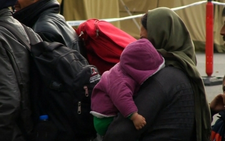 Croatian officials ease restrictions, allow refugees to move